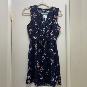 41 Hawthorn Women’s dress size S, blue and pink